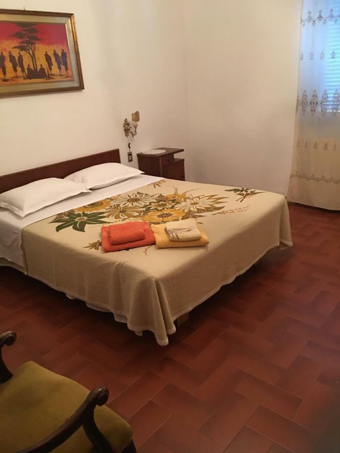 Casa Degli Zii Appartamento Letizia Luni Εξωτερικό φωτογραφία
